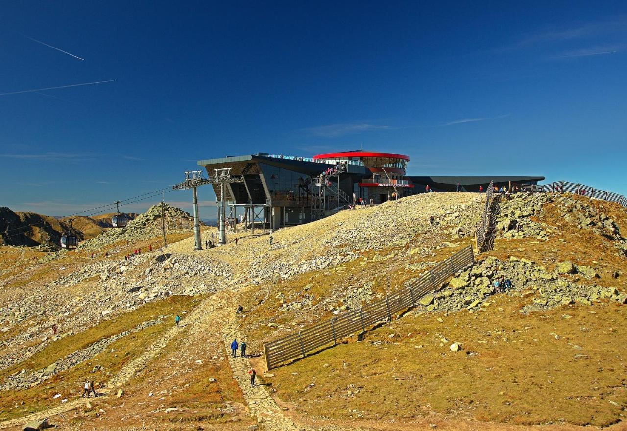 Noc Na Chopku, Rotunda Hotel Demanovska Dolina Luaran gambar